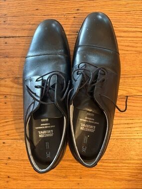 Johnston & Murphy Men's Black Cap-Toe Oxfords